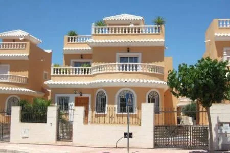 15 mayo Villa